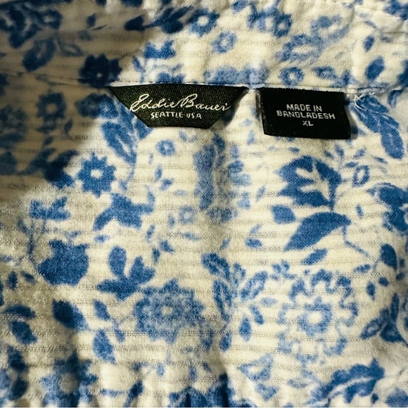 Eddie Bauer women's size XL floral button down top - Picture 3 of 5